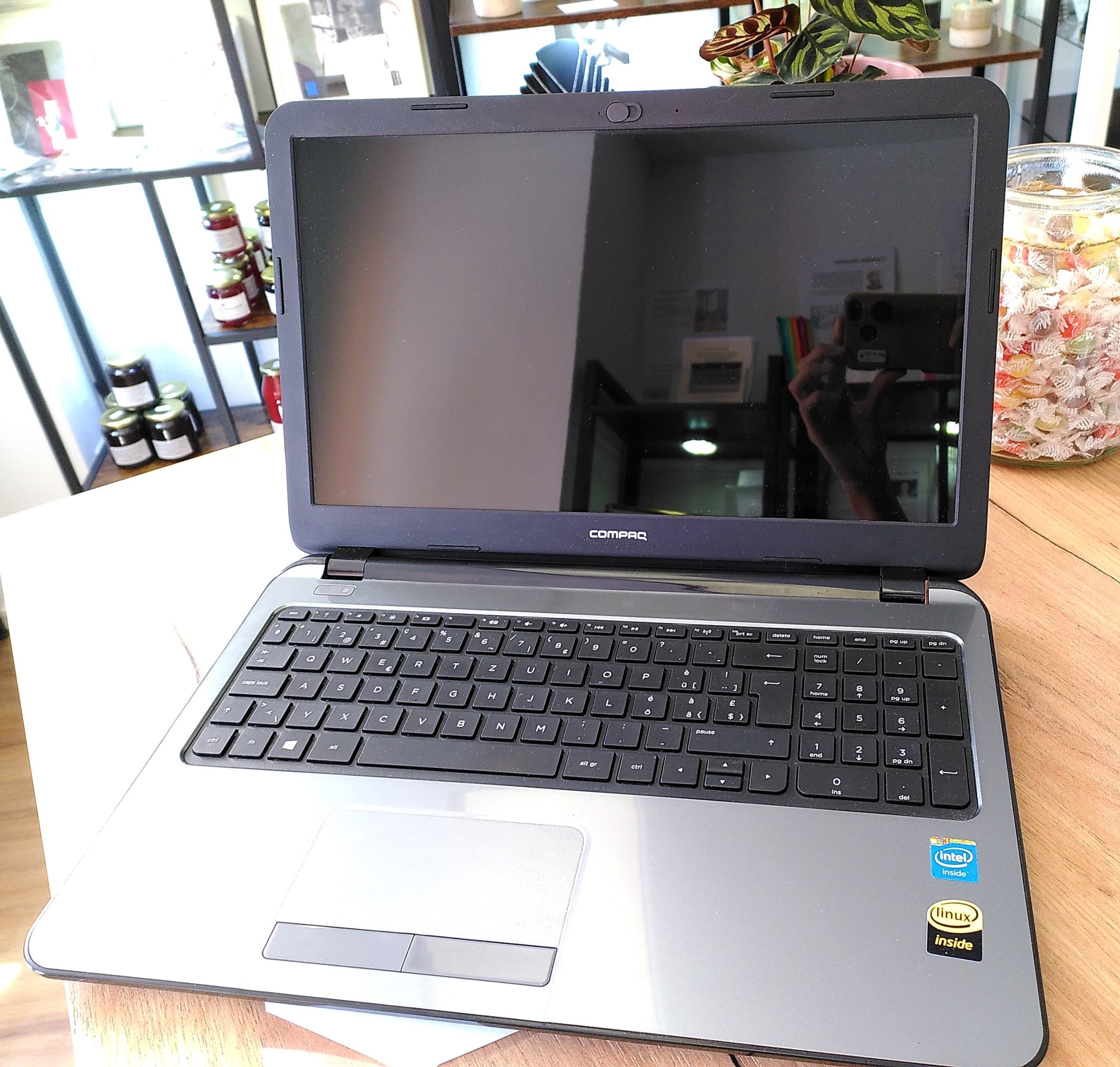 Compaq 15 with Linux Lite 1 Compaq 15 with Linux Lite